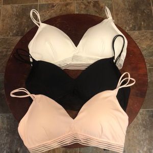 Aerie wireless padded (removable) bras, size Large